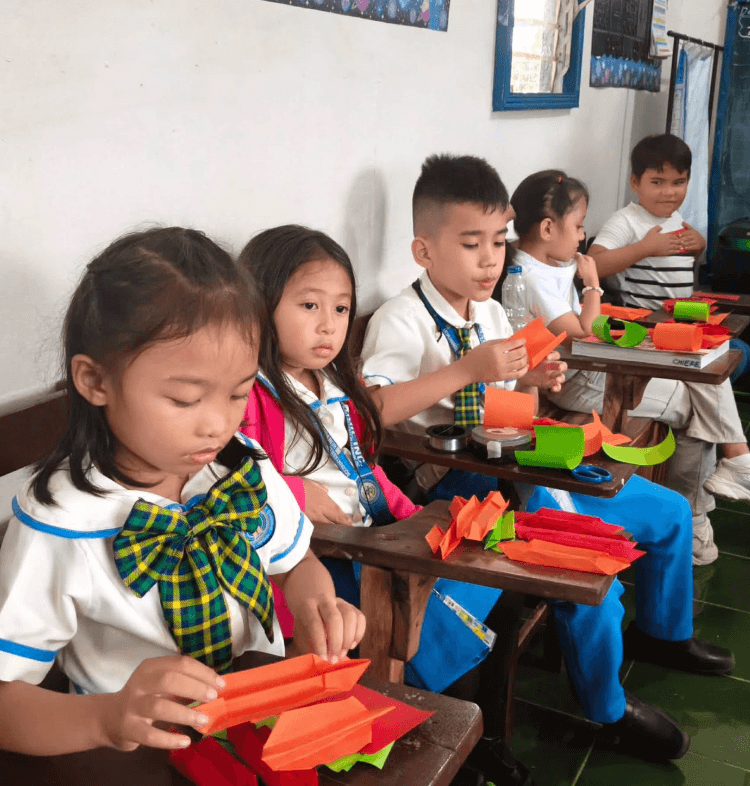 Grade school learners at PASQUIL